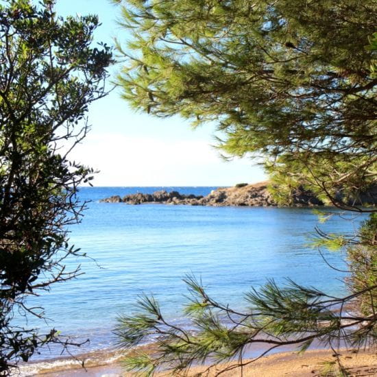 Activités à Giens : visiter la plage noire